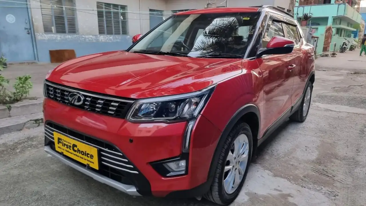 Mahindra XUV300 2